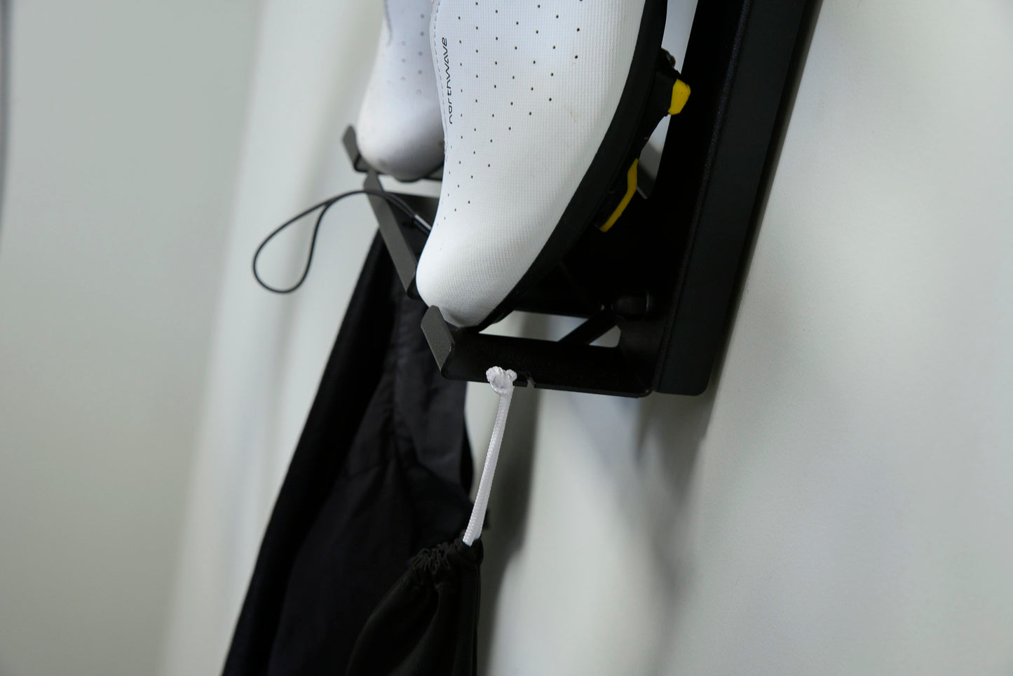 EUSKI - Soporte de pared para la bici y todos su accesorios